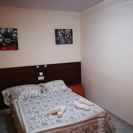 Escarla 3*